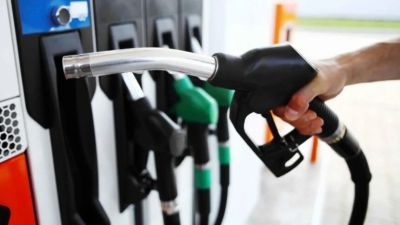 Car Fuel : कौन सा पेट्रोल हमारी गाड़ी के लिए बेहतर है पावर या नॉर्मल ? जानिए 