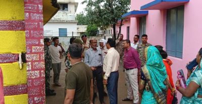 शिक्षक नहीं तो स्कूल नहीं, पालकों ने शाला में जड़ा ताला, युक्तियुक्तकरण पर उठाए सवाल