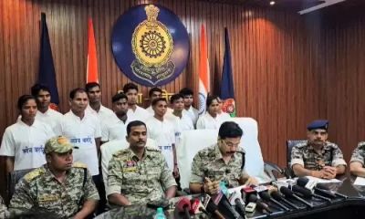  BREAKING : दंतेवाड़ा में 12 नक्सलियों ने किया सरेंडर, 8 लाख की ईनामी चंद्रना भी शामिल 