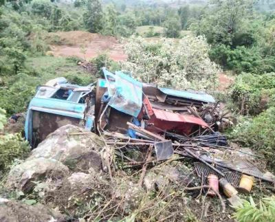 ब्रेकिंग : खाई में गिरा बोर वाहन, 4 लोगों की मौके पर मौत, 5 घायल ब्रेकिंग : खाई में गिरा बोर वाहन, 4 लोगों की मौके पर मौत, 5 घायल