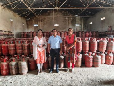 खाद्य विभाग की बड़ी कार्रवाई, 1619 नग अवैध गैस सिलेंडर किया जब्त