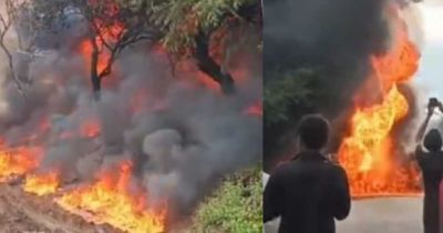 CG – पेट्रोल से भरा टैंकर पलटा, आग की लपटों के साथ हुआ जोरदार धमाका, चालक और परिचालक ने ऐसे बचाई अपनी जान