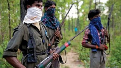 CG : नक्सलियों ने फिर खेला खूनी खेल, उपसरपंच को उतारा मौत के घाट 