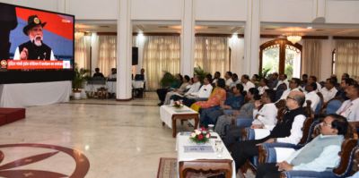 राजभवन में &lsquo;वंदे मातरम्&rsquo; के 150 वर्ष पर सामूहिक गायन