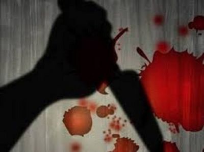 मेडिकल स्टोर के अंदर चाकूबाजी, बदमाश ने युवक को बेरहमी से मारा चाकू&hellip;