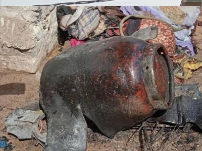 CG : धमाके की आवाज से दहला इलाका : एक के बाद एक तीन सिलेंडर फटे, धू-धूकर जलने लगा पूरा घर