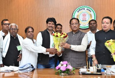 मुख्यमंत्री से सतनाम पंथ के पदाधिकारियों ने की सौजन्य मुलाकात