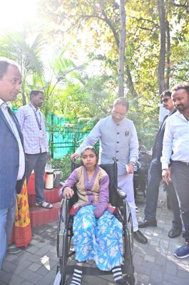 मुख्यमंत्री जनदर्शन में दिव्यांगजनों को मिली राहत, सीएम साय ने प्रदान किया बैटरी ट्राइसिकल, व्हीलचेयर और श्रवण यंत्र