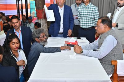 60 वर्षीय अविवाहित श्रमिक हनुमंत राव का नहीं बना था राशन कार्ड&hellip;मुख्यमंत्री ने जनदर्शन में तत्काल राशन कार्ड बनाने के दिए निर्देश