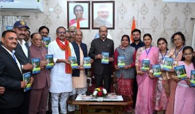 राज्यपाल ने &lsquo;एक पेड़ मां के नाम&lsquo; काव्य संग्रह का किया विमोचन&hellip;