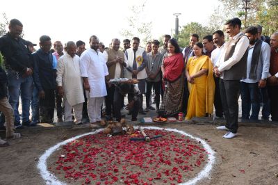 वार्ड 36, 37, 38 में लोक निर्माण विभाग और नगर निगम के माध्यम से 3 करोड़ के विकास कार्य का हुआ भूमिपूजन