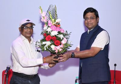 जनसंपर्क विभाग के अपर संचालक जे.एल. दरियो को सेवानिवृत्ति पर दी गई गरिमामय विदाई&hellip;.