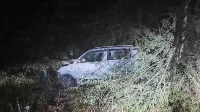 शिक्षक की मौत : अनियंत्रित होकर पेड़ से टकराई कार, घायल शिक्षक ने इलाज के दौरान तोड़ा दम&hellip;&hellip;