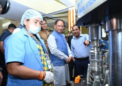 लखपति दीदी योजना को मिली रफ़्तार: रायपुर के हाईटेक वाटर प्लांट से महिलाएं कमा रहीं हर महीने 15 हजार तक मानदेय