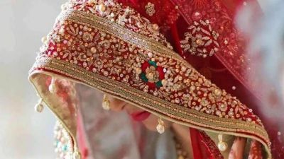 आत्महत्या : मंडप सजने वाला था, उधर दुल्हन ने फांसी लगाकर दे दी जान, इस वजह से उठाया खौफनाक कदम..!! आत्महत्या : मंडप सजने वाला था, उधर दुल्हन ने फांसी लगाकर दे दी जान, इस वजह से उठाया खौफनाक कदम..!!