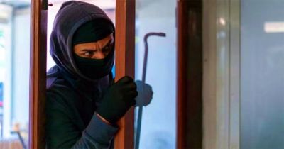 CG &ndash; चोरों का आतंक : एक ही रात 3 घरों को बनाया निशाना, मचा हड़कंप, गांव में दहशत का माहौल