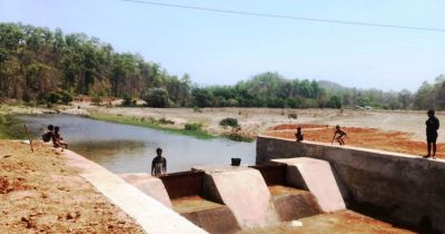 चेकडैम बना ग्रामीण आत्मनिर्भरता का मजबूत आधार, जल संरक्षण से बदली खेती की तस्वीर