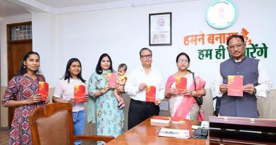 CM साय ने काव्य संग्रह अंबुबाची का किया विमोचन