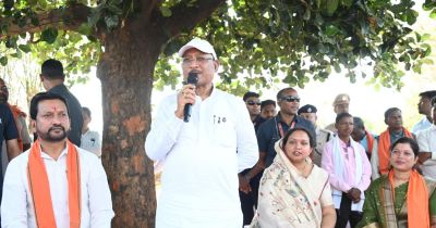 कटहल&ndash;गुलमोहर की छांव में सजी चौपाल, मुख्यमंत्री ने सरोधी में सुनी जनता की आवाज