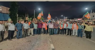 तीन राज्यों में BJP की जीत पर कोपरा में जश्न, आतिशबाज़ी और &lsquo;झालमुड़ी पार्टी&rsquo; से गूंजा शहर