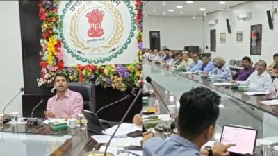 जिला निवेश प्रोत्साहन समिति की बैठक, लंबित प्रकरणों के त्वरित निराकरण पर जोर