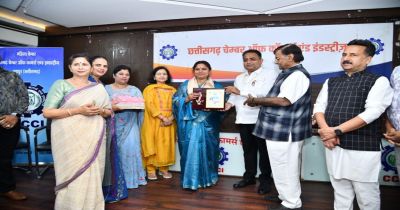  महिला चेम्बर के &lsquo;उदया&rsquo; कार्यक्रम में नारी शक्ति का सम्मान, सांसद रूपकुमारी चौधरी बोलीं- डिजिटल युग में महिलाएं बन रहीं आत्मनिर्भर