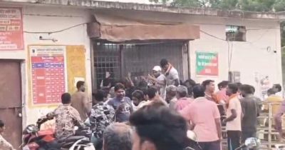  खैरागढ़ की सरकारी शराब दुकान फिर विवादों में, &ldquo;रेट से ज्यादा दो, तभी मिलेगी शराब?&rdquo;