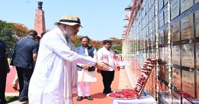 केंद्रीय गृहमंत्री अमित शाह ने अमर वाटिका में शहीदों को दी श्रद्धांजलि, परिजनों से की आत्मीय मुलाकात केंद्रीय गृहमंत्री अमित शाह ने अमर वाटिका में शहीदों को दी श्रद्धांजलि, परिजनों से की आत्मीय मुलाकात