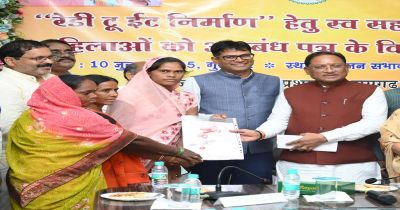 आत्मनिर्भरता, पोषण और बदलाव की नई पहचान बनीं महिला स्व-सहायता समूह आत्मनिर्भरता, पोषण और बदलाव की नई पहचान बनीं महिला स्व-सहायता समूह