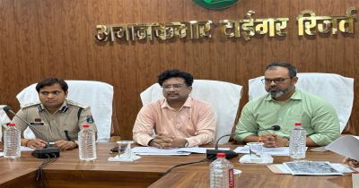 प्रमुख सचिव बोरा अचानकमार क्षेत्र का किया दौरा, शिक्षा, स्वास्थ्य और आधारभूत सुविधाओं के विस्तार को लेकर दिए निर्देश प्रमुख सचिव बोरा अचानकमार क्षेत्र का किया दौरा, शिक्षा, स्वास्थ्य और आधारभूत सुविधाओं के विस्तार को लेकर दिए निर्देश
