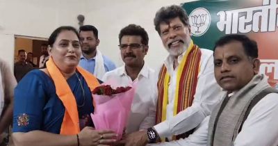 छत्तीसगढ़ कांग्रेस को लगा बड़ा झटका, महिला महामंत्री ने छोड़ा कांग्रेस का हाथ, 14 महिला कार्यकर्ता भाजपा में हुई शामिल&hellip;!!