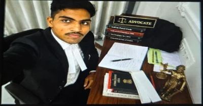 CG - काला कोट पहनकर कोर्ट में घूम रहा था फर्जी वकील, ऐसे हुआ खुलासा, कई आधार कार्ड, आईडी जब्त….. CG - काला कोट पहनकर कोर्ट में घूम रहा था फर्जी वकील, ऐसे हुआ खुलासा, कई आधार कार्ड, आईडी जब्त…..