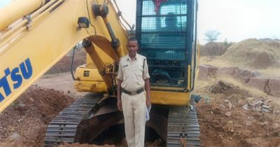 मुख्यमंत्री के निर्देश पर अवैध खनिज उत्खनन के खिलाफ बड़ी कार्रवाई, वाहन जब्त और लाखों रुपये का अर्थदंड मुख्यमंत्री के निर्देश पर अवैध खनिज उत्खनन के खिलाफ बड़ी कार्रवाई, वाहन जब्त और लाखों रुपये का अर्थदंड