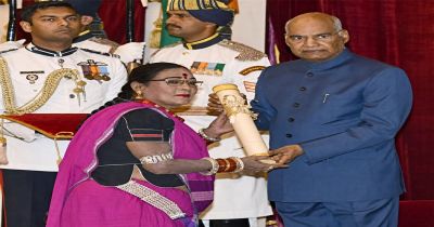 पद्म विभूषण तीजन बाई को भावभीनी श्रद्धांजलि: छत्तीसगढ़ की लोकसंस्कृति की अमर आवाज़ हुई शांत पद्म विभूषण तीजन बाई को भावभीनी श्रद्धांजलि: छत्तीसगढ़ की लोकसंस्कृति की अमर आवाज़ हुई शांत