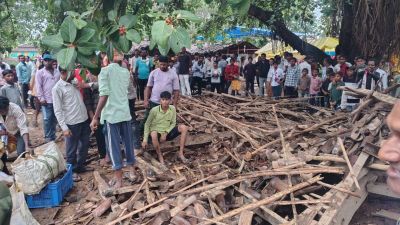 रथयात्रा के दौरान बड़ा हादसा: मूसलाधार बारिश के बीच पुराना होटल ढहा, 9 से अधिक लोग मलबे में दबे रथयात्रा के दौरान बड़ा हादसा: मूसलाधार बारिश के बीच पुराना होटल ढहा, 9 से अधिक लोग मलबे में दबे