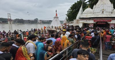 सावन का शुभारंभ, शिव मंदिरों में उमड़ा श्रद्धालुओं का सैलाब, जलाभिषेक के लिए मंदिरों में लगी लंबी कतारें