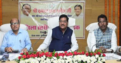 अवैध रेत उत्खनन, भण्डारण एवं परिवहन पर करें सख्त कार्यवाही : मंत्री बघेल अवैध रेत उत्खनन, भण्डारण एवं परिवहन पर करें सख्त कार्यवाही : मंत्री बघेल