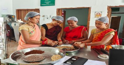 महुआ ने बदली महिलाओं की जिंदगी, वन धन योजना से मिली आत्मनिर्भरता की नई पहचान