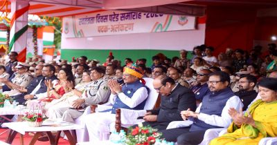 स्वतंत्रता दिवस समारोह: शालेय विद्यार्थियों की सांस्कृतिक प्रस्तुतियों ने बांधा समां