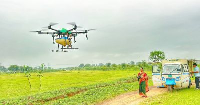 ड्रोन के पंखों से आत्मनिर्भरता की उड़ान, &lsquo;विष्णु भैया&rsquo; की योजनाओं से हेमलता बनीं ड्रोन दीदी