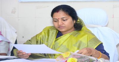 नहित के कार्यों को प्राथमिकता देते हुए मंत्री राजवाड़े ने ओड़गी में विकास कार्यों की समीक्षा की