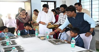 कुपोषण पर कड़ा प्रहार : नारायणपुर के 13 हजार से अधिक स्कूली बच्चों को अब रोजाना मिलेगा मुफ़्त पौष्टिक नाश्ता