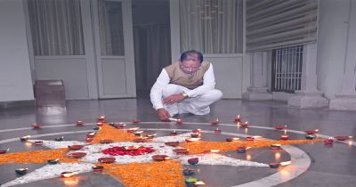 प्रधानमंत्री नरेंद्र मोदी के जन्मदिवस पर मुख्यमंत्री विष्णु देव साय ने अपने निवास पर जलाया &lsquo;आशीर्वाद का दीया&rsquo;