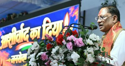 सवा लाख &lsquo;आशीर्वाद के दीपों&rsquo; से जगमगाया खारुन तट, प्रधानमंत्री नरेंद्र मोदी के स्वस्थ और दीर्घायु जीवन के लिए हुई महाआरती