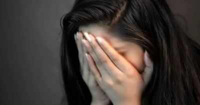 गुरु-शिष्य का रिश्ता शर्मसार! स्कूल के शिक्षक ने 11वीं की छात्रा को बनाया हवस का शिकार, घटना सामने आते ही मचा हड़कंप… गुरु-शिष्य का रिश्ता शर्मसार! स्कूल के शिक्षक ने 11वीं की छात्रा को बनाया हवस का शिकार, घटना सामने आते ही मचा हड़कंप…