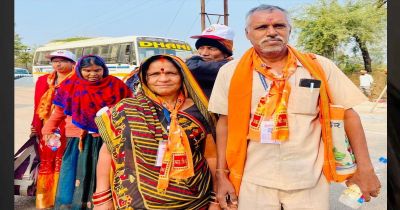 मन में बरसों से बसी थी रामलला के दर्शन की आस, साय सरकार की योजना से पूरा हुआ डोमन-पार्वती का सपना मन में बरसों से बसी थी रामलला के दर्शन की आस, साय सरकार की योजना से पूरा हुआ डोमन-पार्वती का सपना