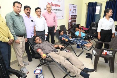 महंत लक्ष्मीनारायण दास महाविद्यालय के 50 से अधिक विद्यार्थियों ने किया रक्तदान महंत लक्ष्मीनारायण दास महाविद्यालय के 50 से अधिक विद्यार्थियों ने किया रक्तदान