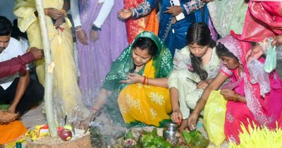 करमा पूजा में शामिल हुईं मंत्री लक्ष्मी राजवाड़े, प्रकृति, संस्कृति और लोकपरंपराओं के संरक्षण का दिया संदेश करमा पूजा में शामिल हुईं मंत्री लक्ष्मी राजवाड़े, प्रकृति, संस्कृति और लोकपरंपराओं के संरक्षण का दिया संदेश