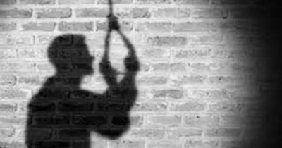 CG – 26 साल का युवक झूला फांसी के फंदे पर, धड़कनें चल रही थी, लेकिन फिर जो हुआ….. CG – 26 साल का युवक झूला फांसी के फंदे पर, धड़कनें चल रही थी, लेकिन फिर जो हुआ…..