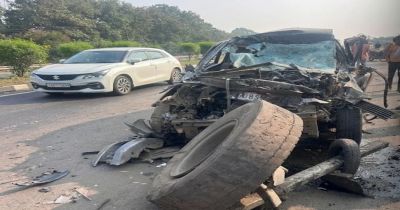 ब्रेकिंग : NH 53 पर ट्रक में जा घुसी कार, 2 महिलाओं की मौत, 3 घायल, कार के उड़े परखच्चे&hellip;